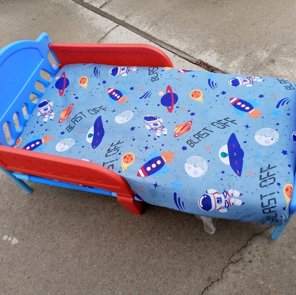 Clothes/shoes - Picture 4 of 5